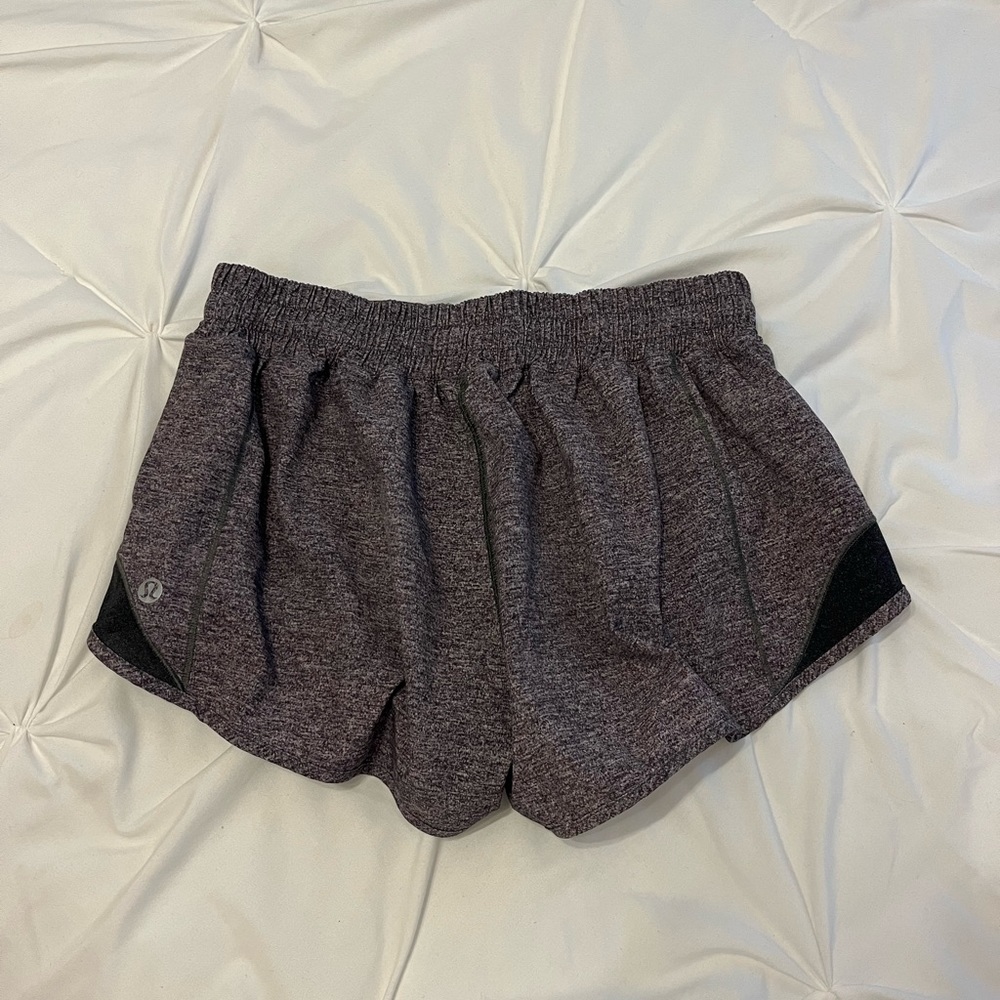 Lululemon hotty hot shorts 2.5” size 6